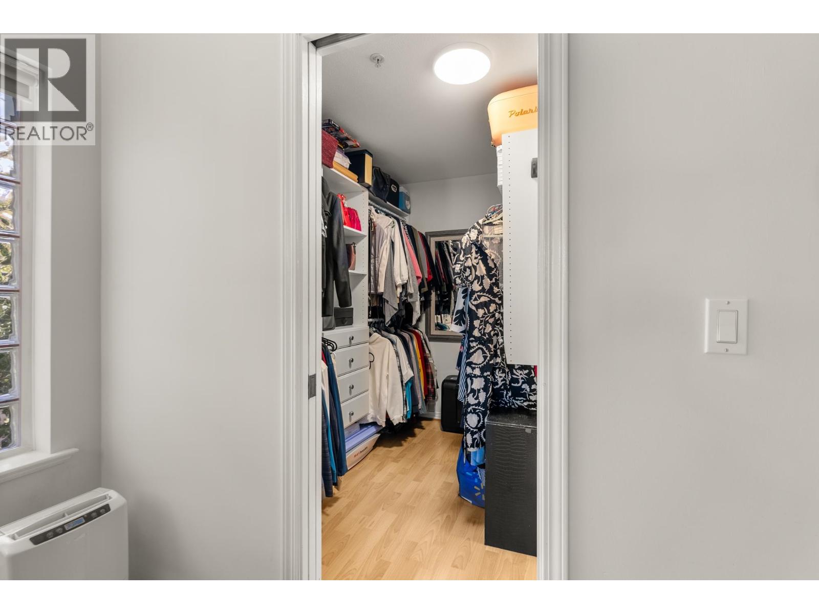 213 1999 SUFFOLK AVENUE, Port Coquitlam