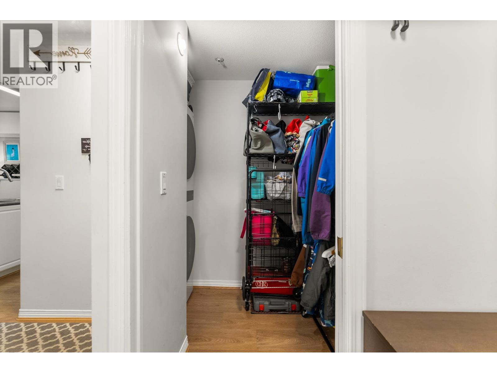 213 1999 SUFFOLK AVENUE, Port Coquitlam