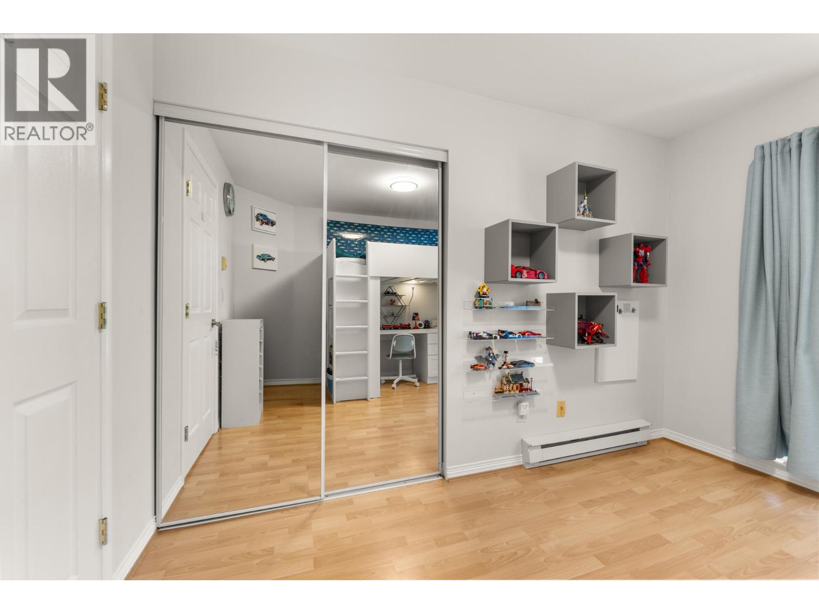 213 1999 SUFFOLK AVENUE, Port Coquitlam