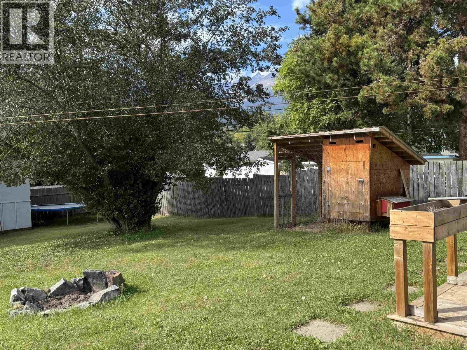 4245 3RD Avenue, Smithers