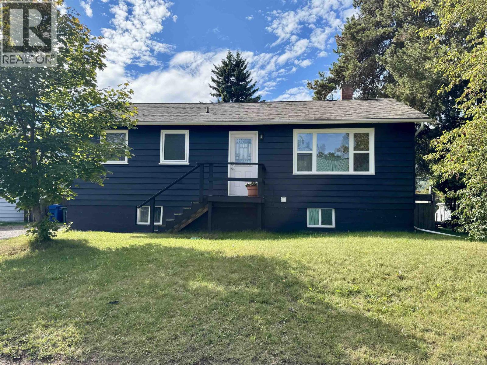 4245 3RD Avenue, Smithers