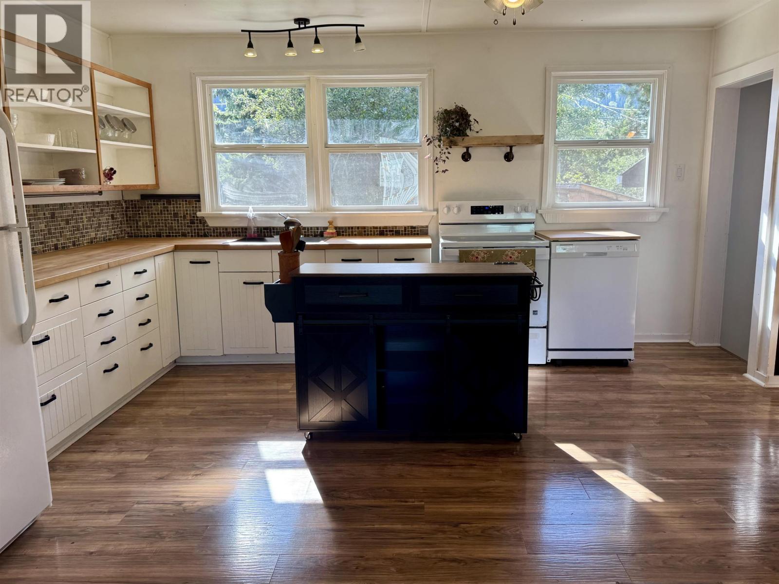 4245 3RD Avenue, Smithers