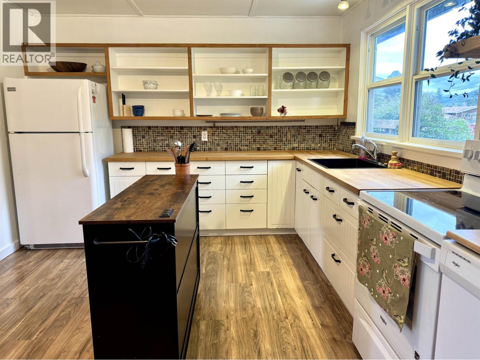 4245 3RD Avenue, Smithers