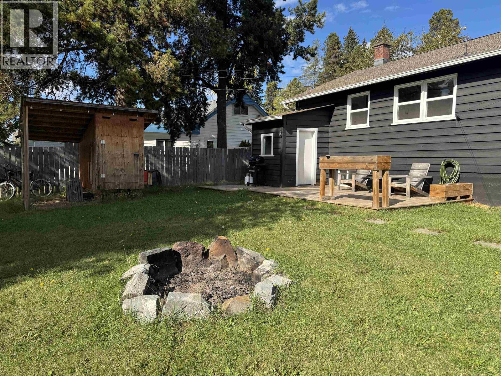 4245 3RD Avenue, Smithers