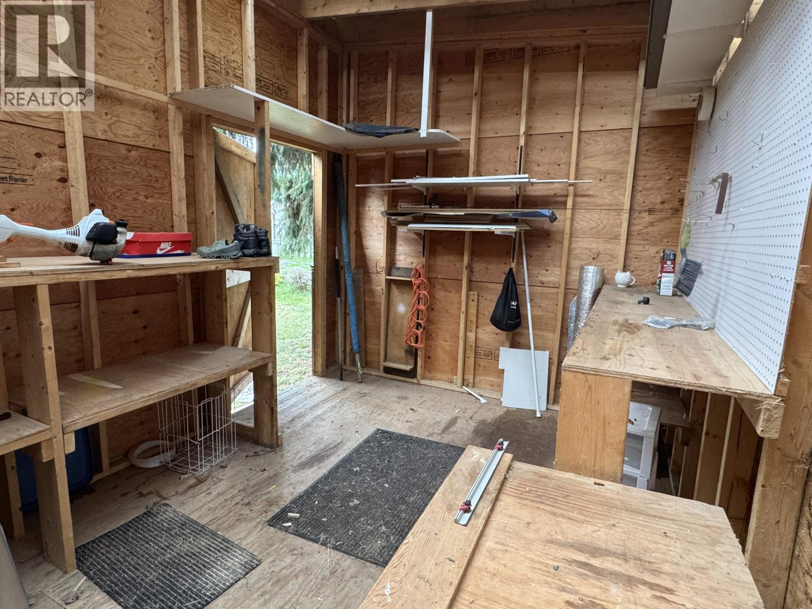 4245 3RD Avenue, Smithers