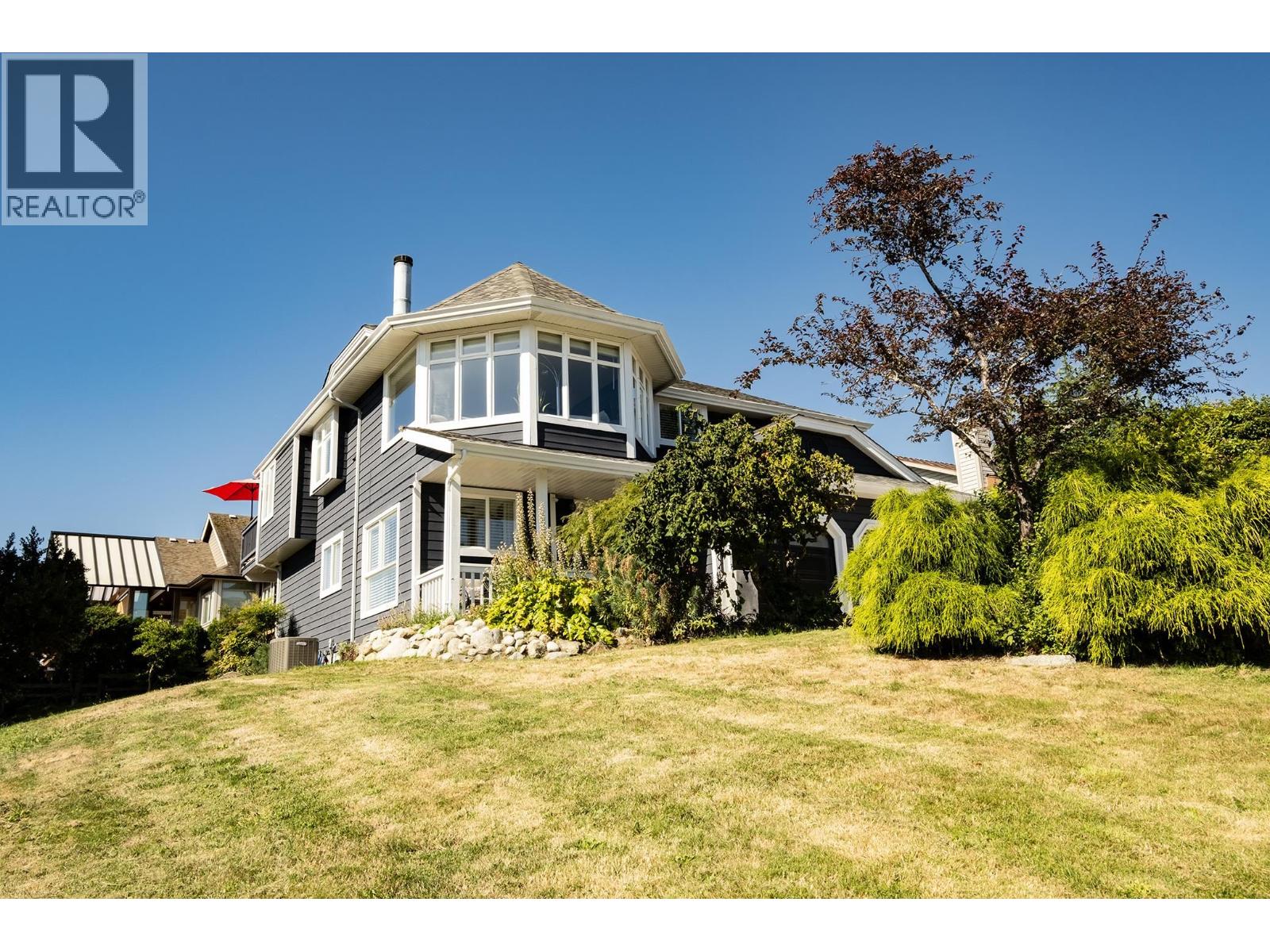 565 WILDWOOD CRESCENT, Gibsons