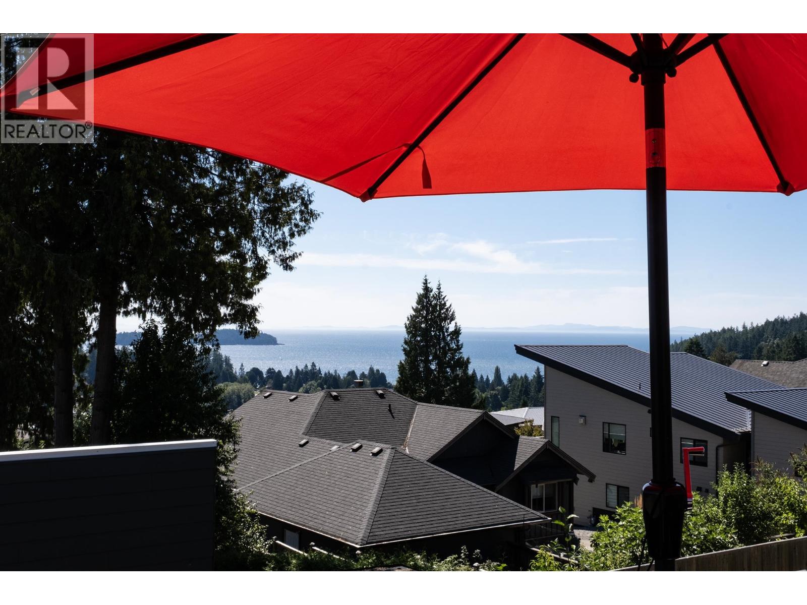565 WILDWOOD CRESCENT, Gibsons