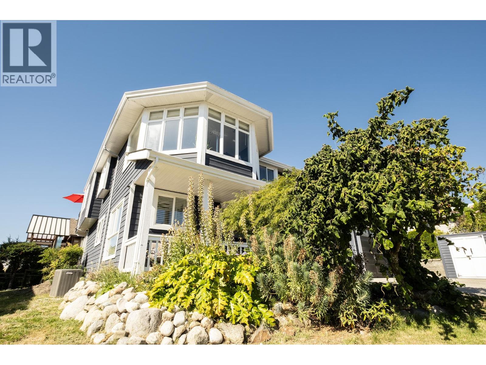 565 WILDWOOD CRESCENT, Gibsons