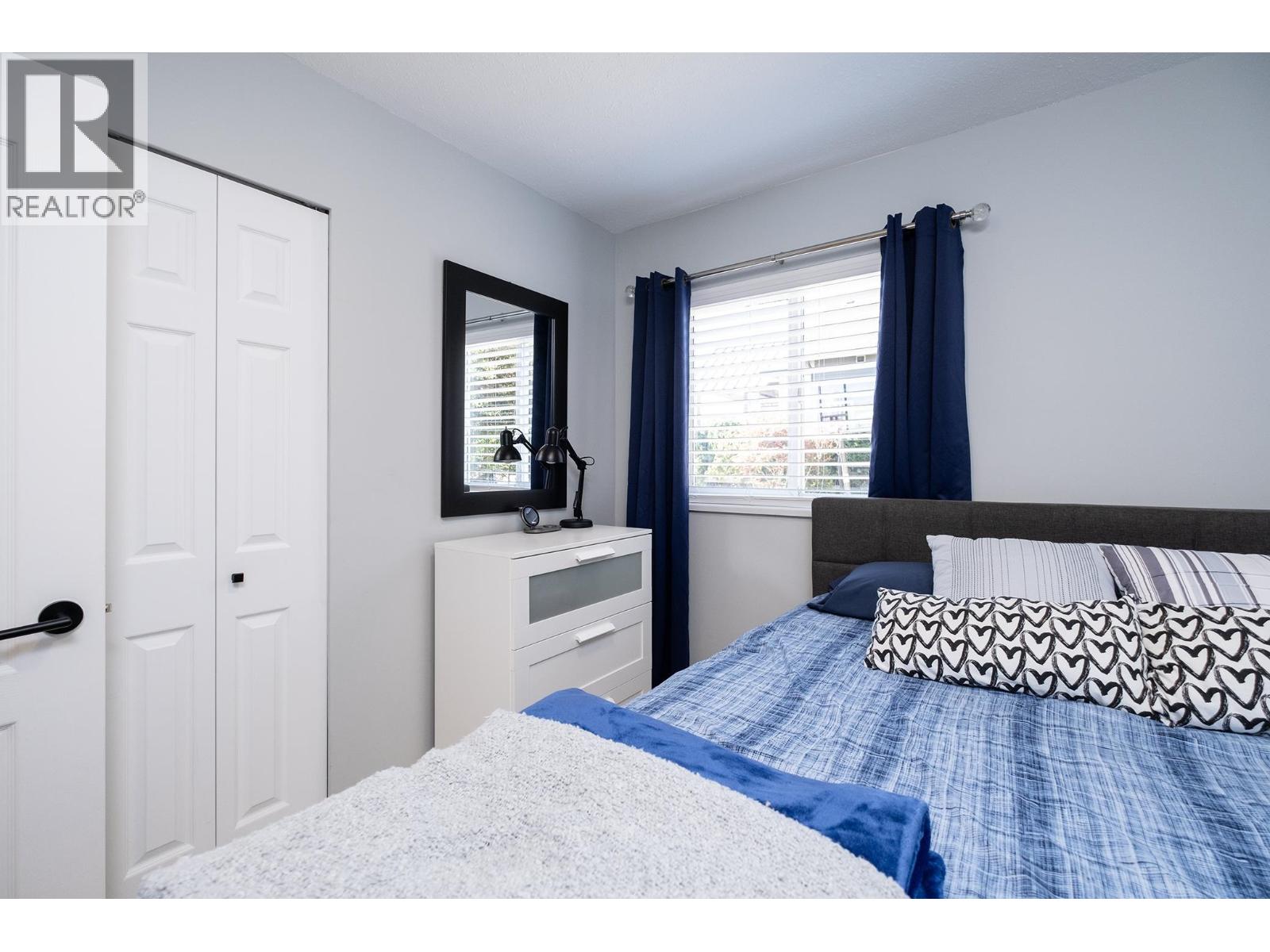 565 WILDWOOD CRESCENT, Gibsons