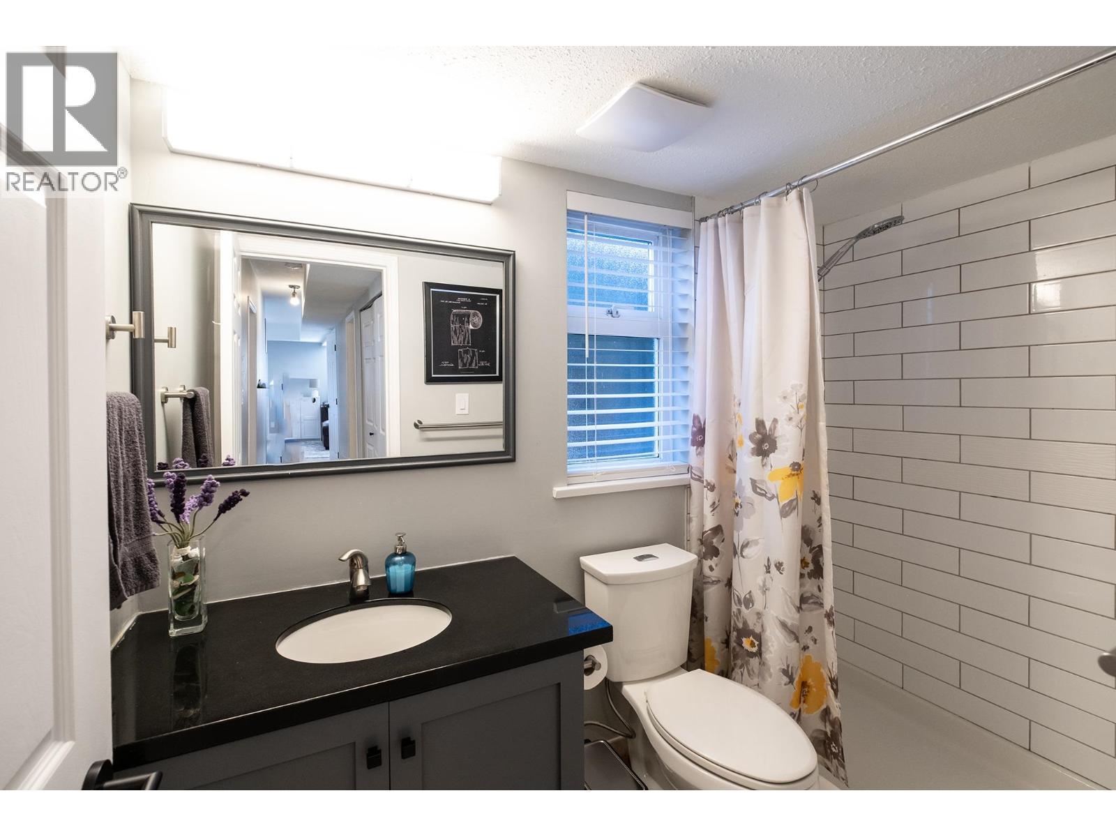 565 WILDWOOD CRESCENT, Gibsons