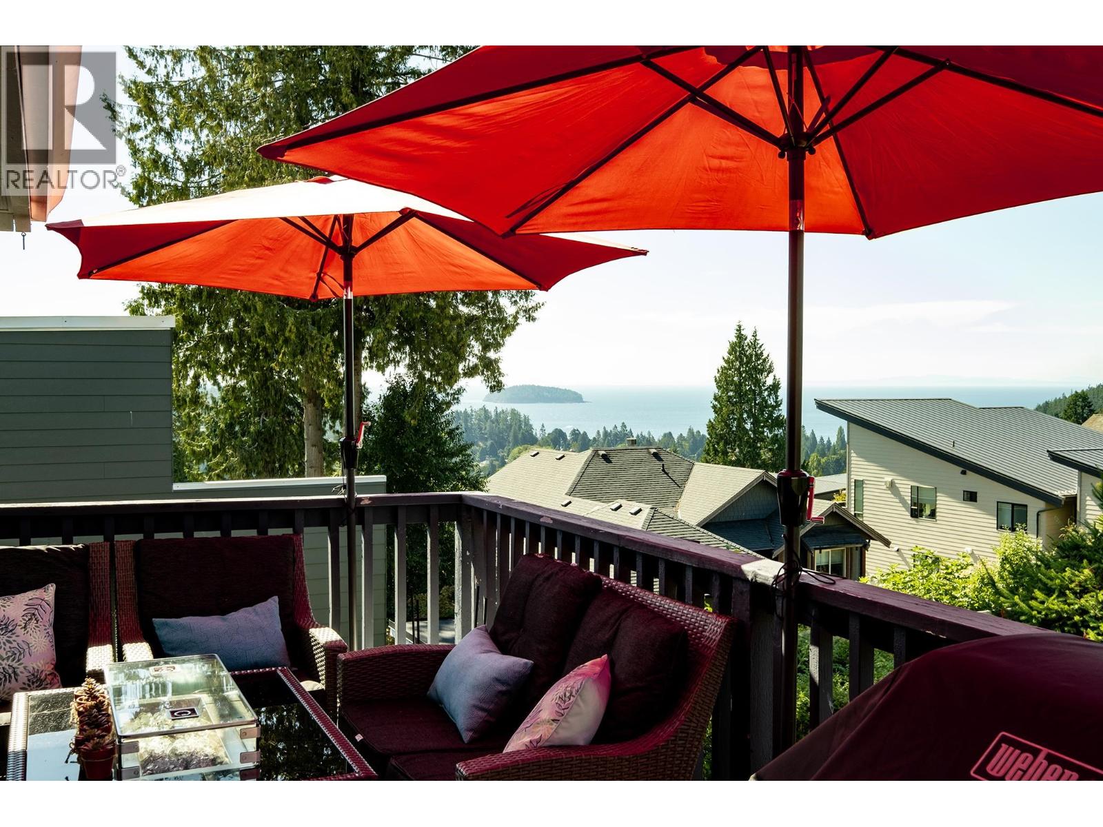 565 WILDWOOD CRESCENT, Gibsons