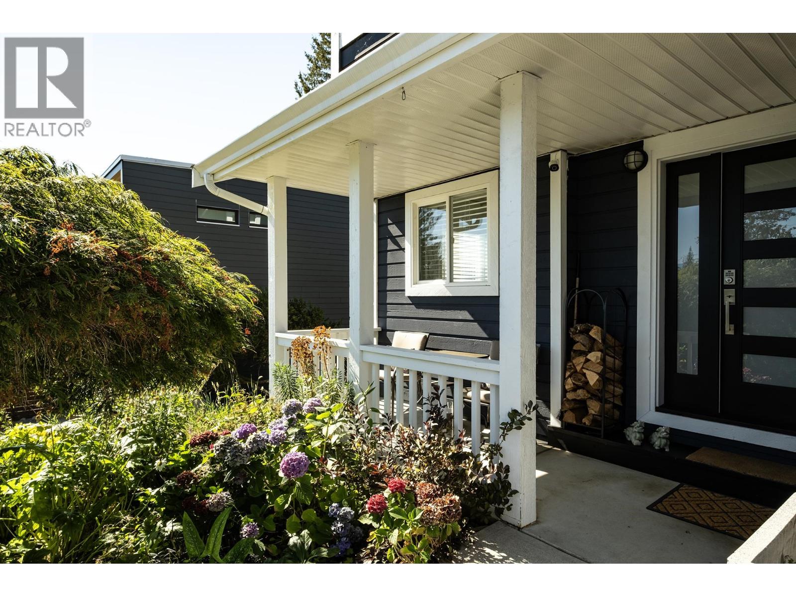 565 WILDWOOD CRESCENT, Gibsons