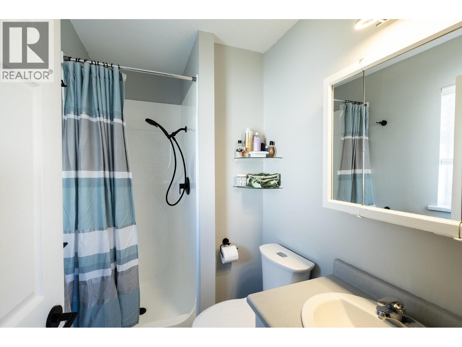 565 WILDWOOD CRESCENT, Gibsons