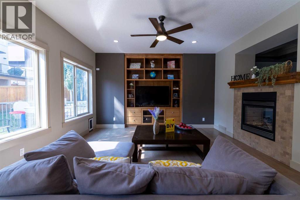Single Family House for Sale in  Elmont Green SW Springbank Hill Calgary 