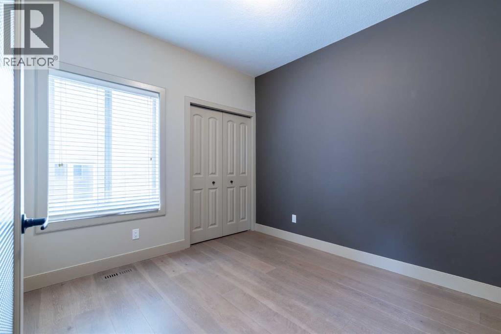 Single Family House for Sale in  Elmont Green SW Springbank Hill Calgary 