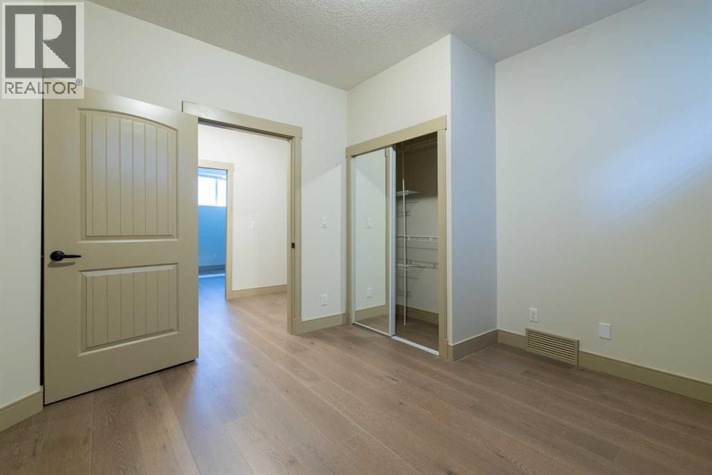 Single Family House for Sale in  Elmont Green SW Springbank Hill Calgary 