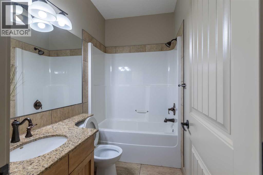 Single Family House for Sale in  Elmont Green SW Springbank Hill Calgary 