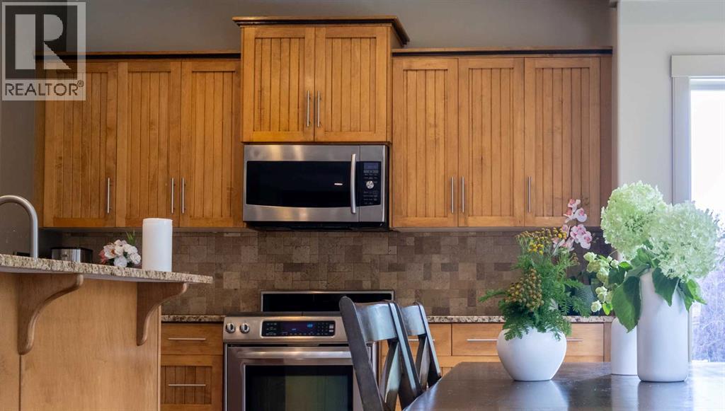 Single Family House for Sale in  Elmont Green SW Springbank Hill Calgary 