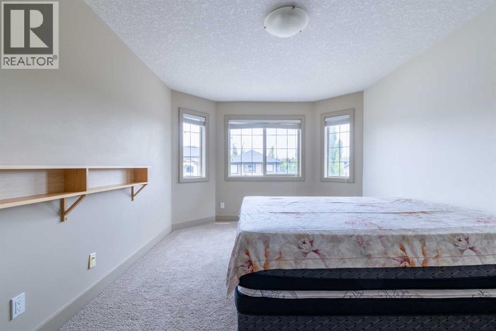 Single Family House for Sale in  Elmont Green SW Springbank Hill Calgary 