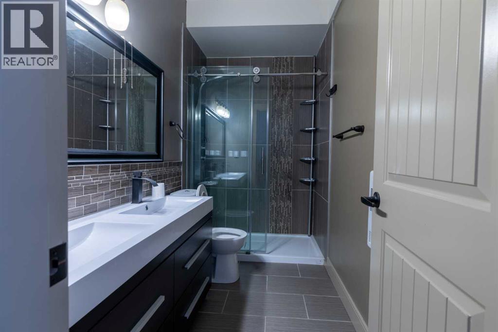 Single Family House for Sale in  Elmont Green SW Springbank Hill Calgary 