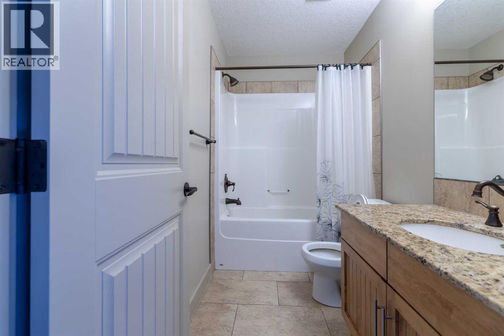 Single Family House for Sale in  Elmont Green SW Springbank Hill Calgary 
