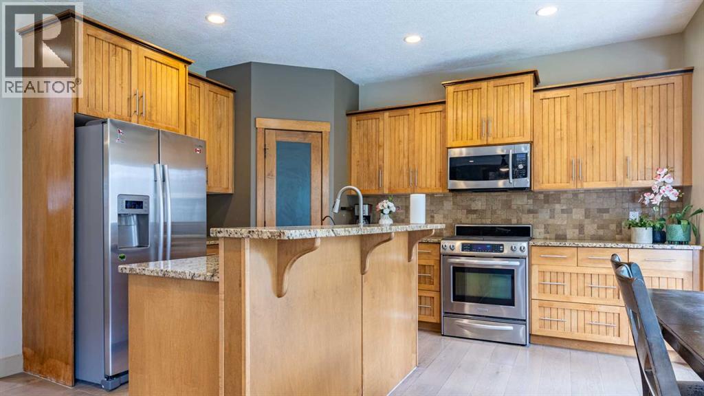 Single Family House for Sale in  Elmont Green SW Springbank Hill Calgary 