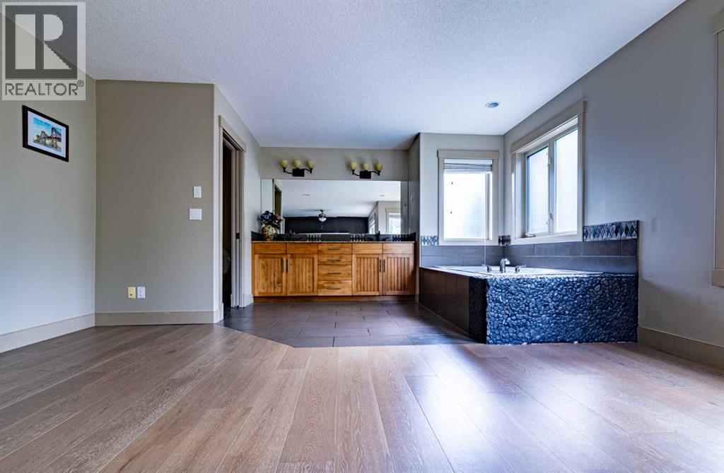 Single Family House for Sale in  Elmont Green SW Springbank Hill Calgary 