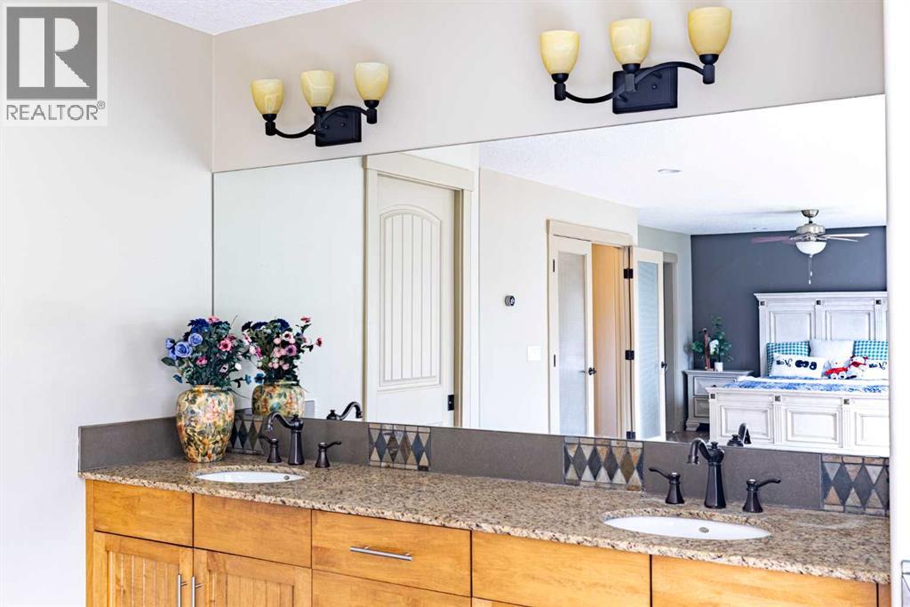 Single Family House for Sale in  Elmont Green SW Springbank Hill Calgary 
