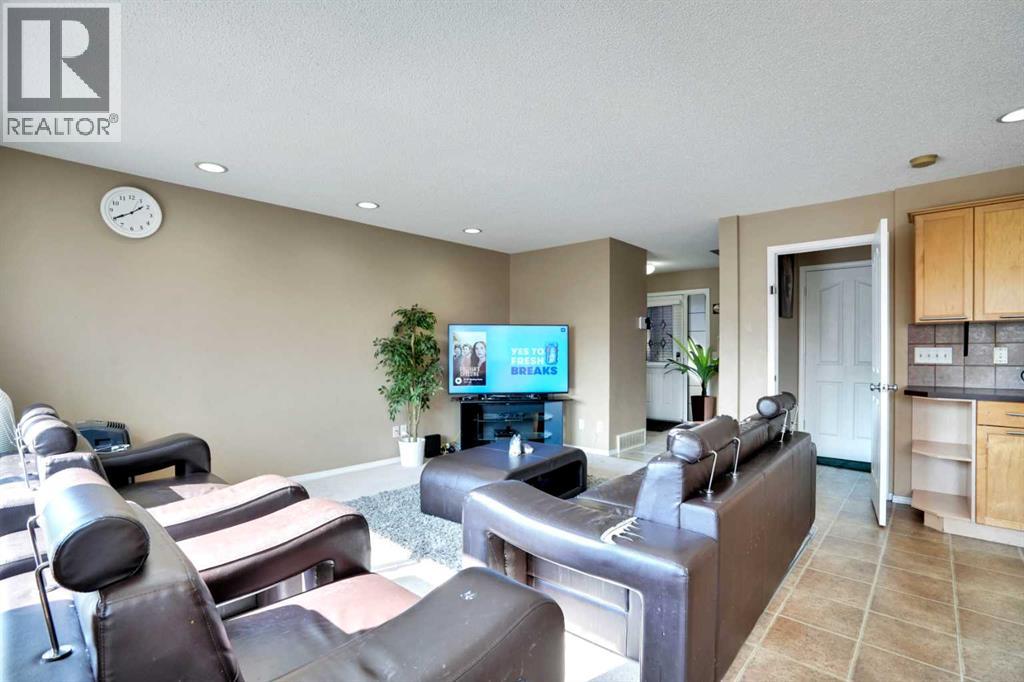 Single Family House for Sale in  Covehaven Terrace NE Coventry Hills Calgary 