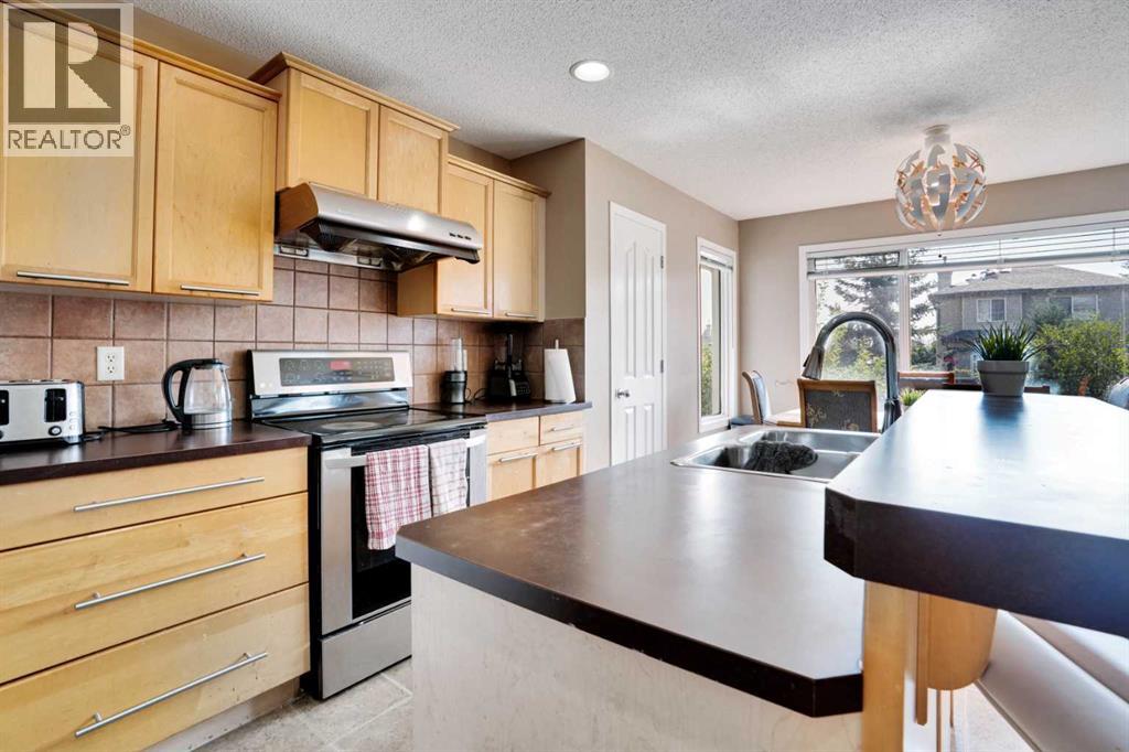Single Family House for Sale in  Covehaven Terrace NE Coventry Hills Calgary 