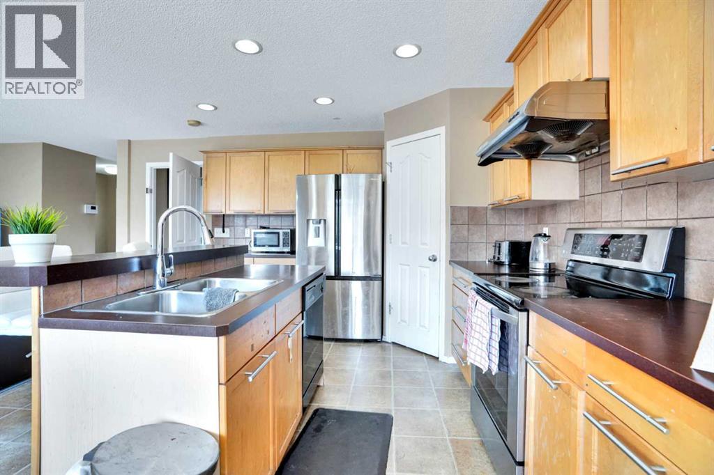 Single Family House for Sale in  Covehaven Terrace NE Coventry Hills Calgary 