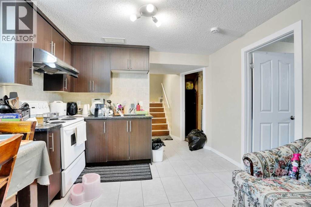 Single Family House for Sale in  Covehaven Terrace NE Coventry Hills Calgary 