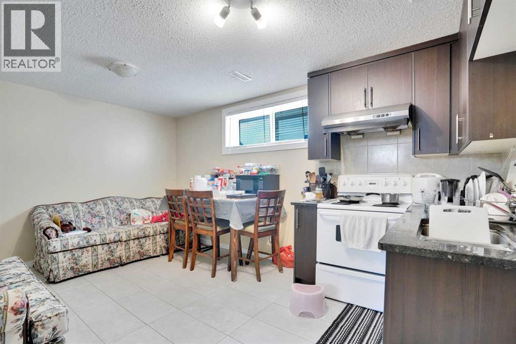 Single Family House for Sale in  Covehaven Terrace NE Coventry Hills Calgary 