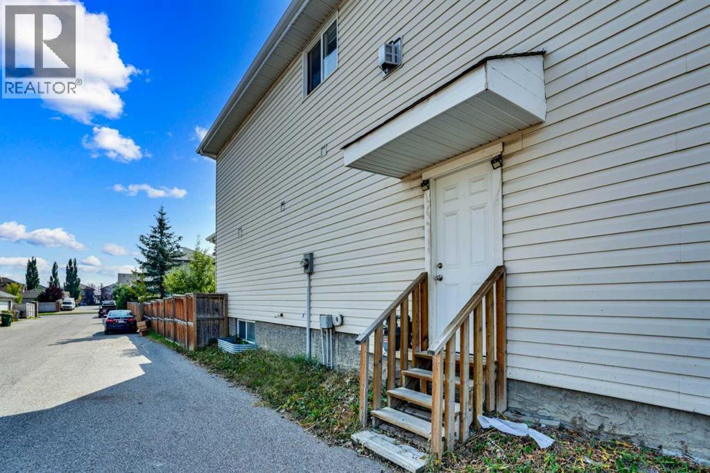 Single Family House for Sale in  Covehaven Terrace NE Coventry Hills Calgary 