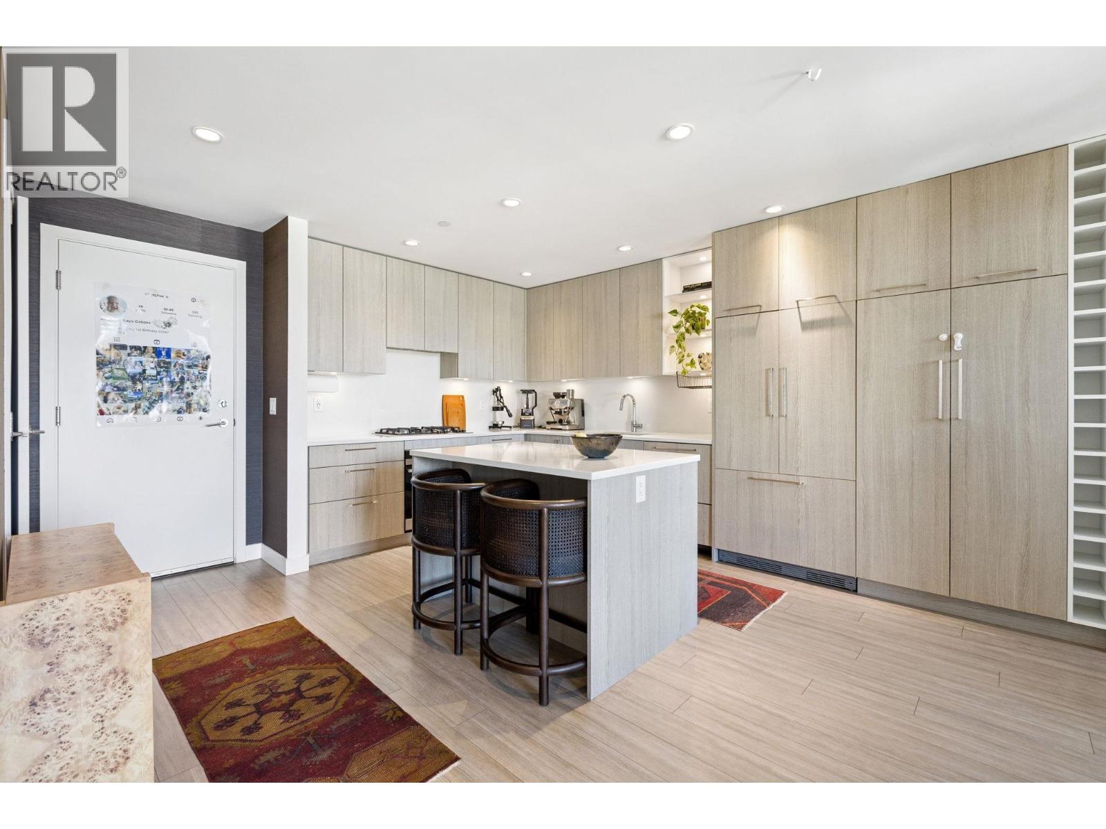 303 707 E 3 STREET, North Vancouver