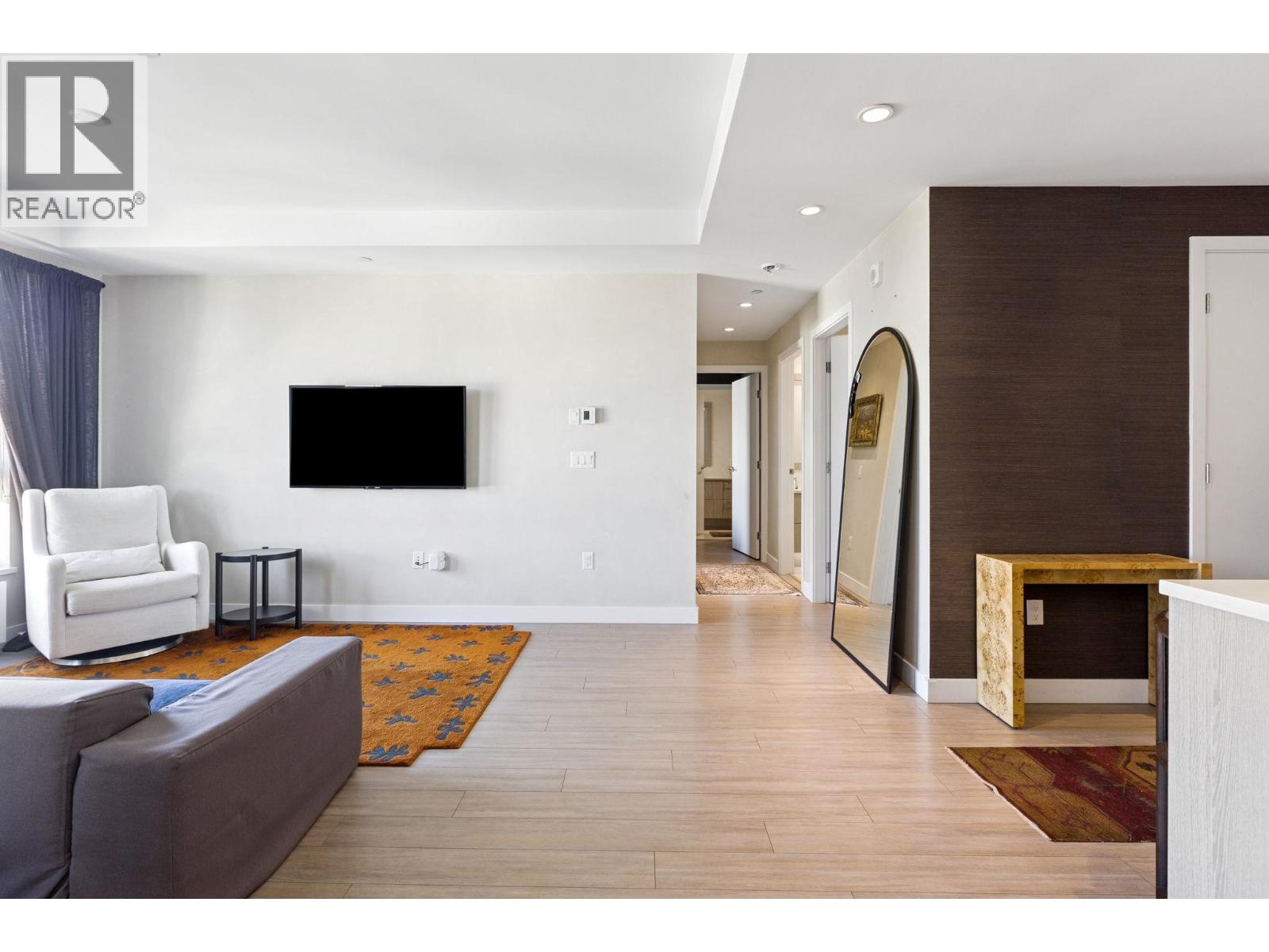 303 707 E 3 STREET, North Vancouver