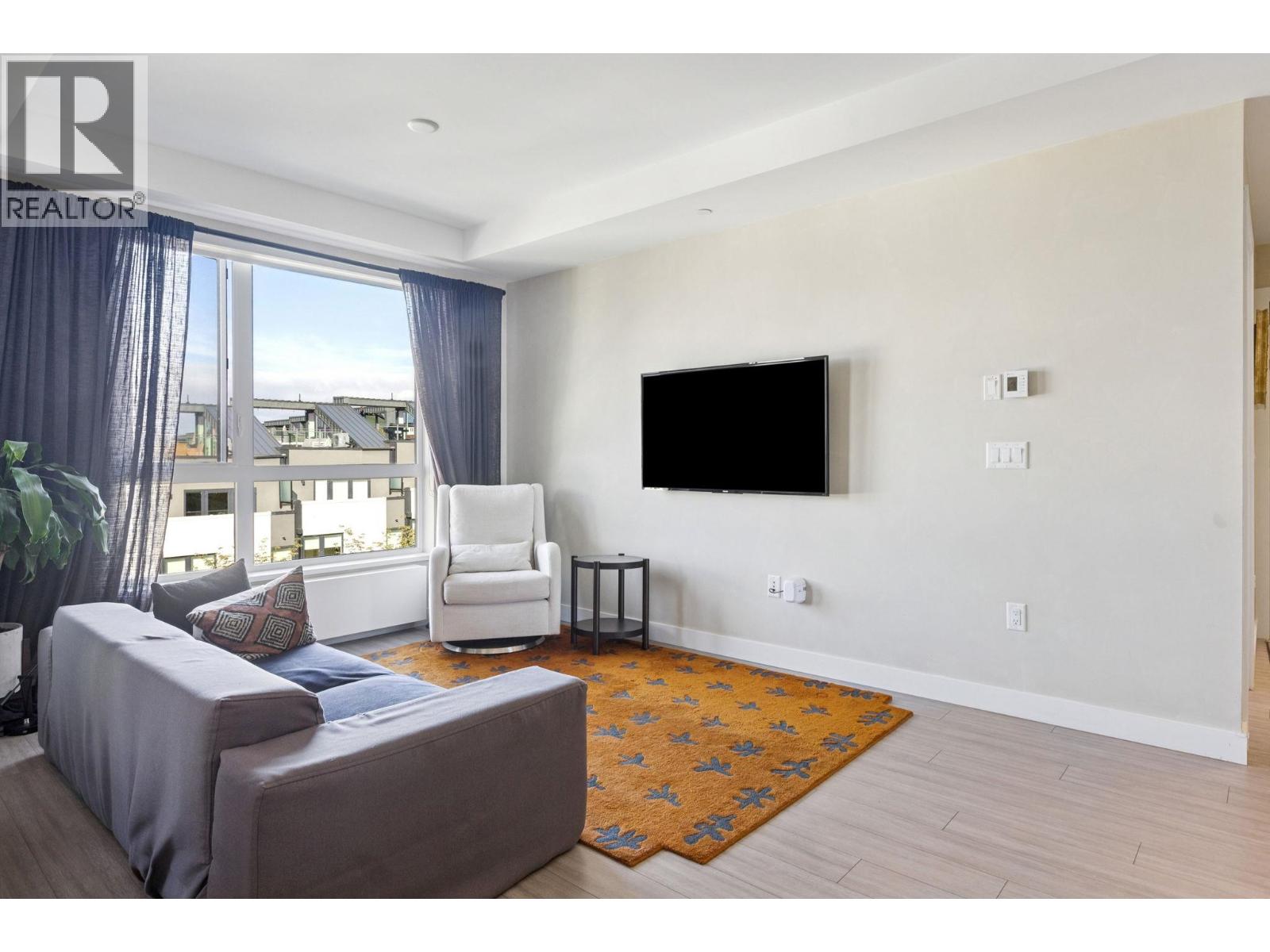 303 707 E 3 STREET, North Vancouver