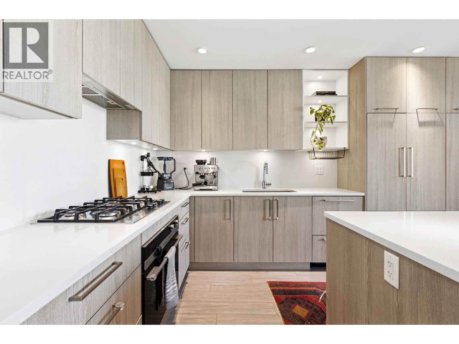 303 707 E 3 STREET, North Vancouver