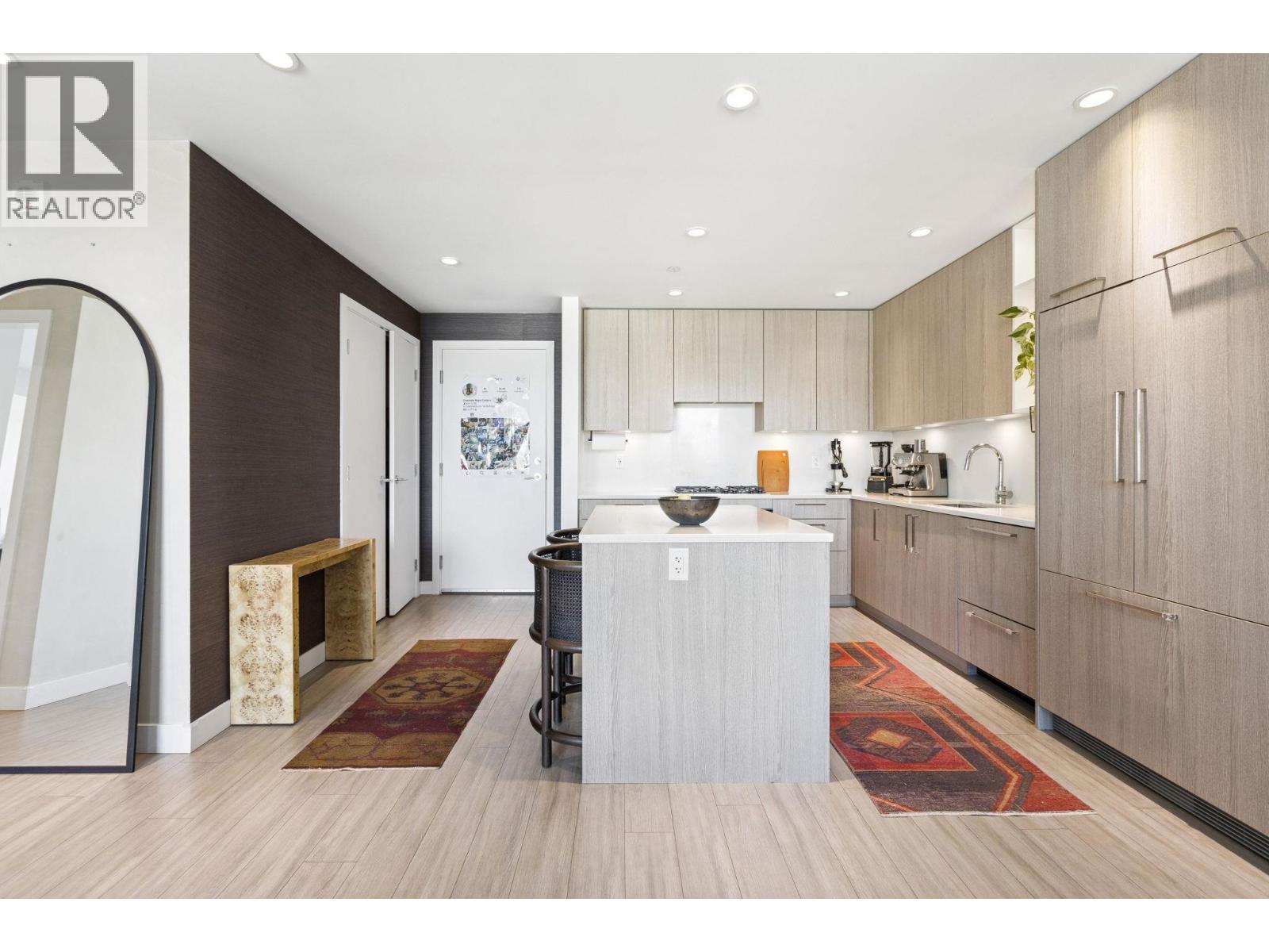 303 707 E 3 STREET, North Vancouver