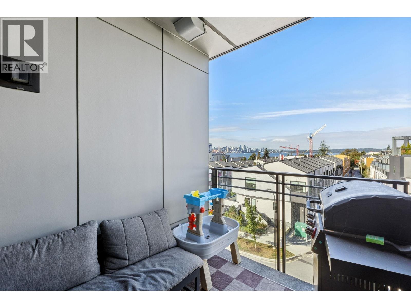 303 707 E 3 STREET, North Vancouver