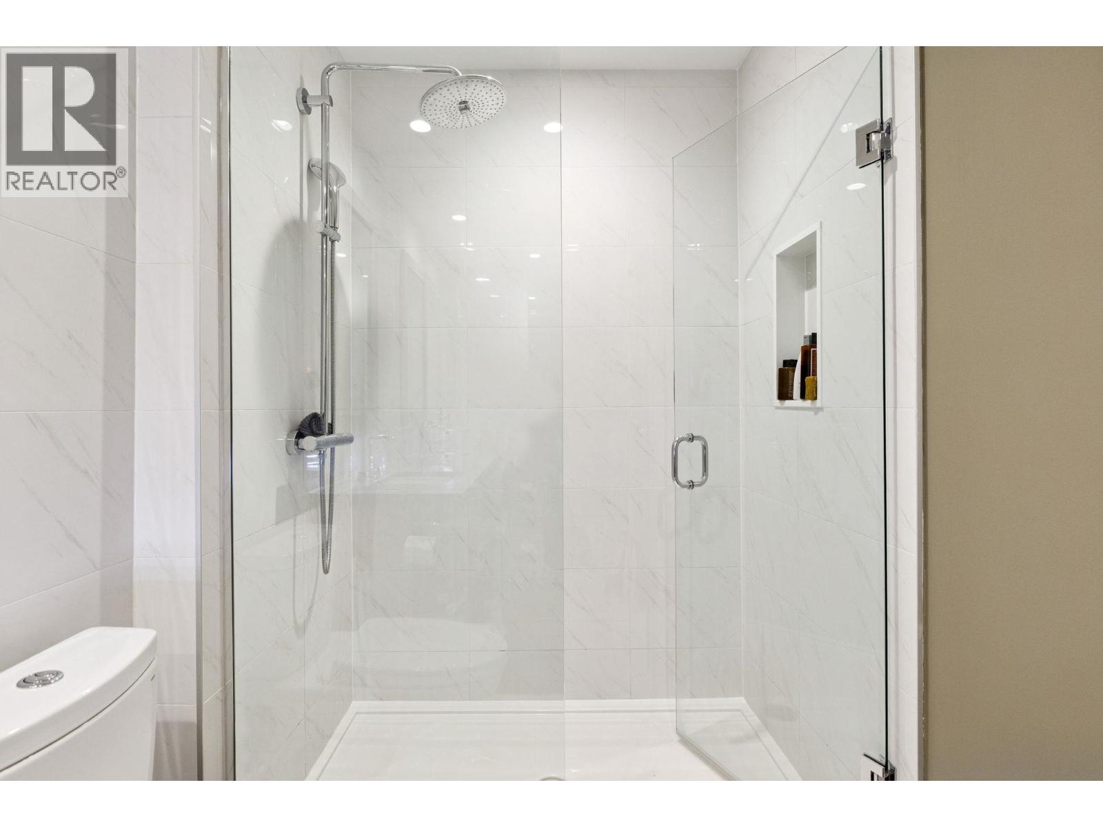 303 707 E 3 STREET, North Vancouver