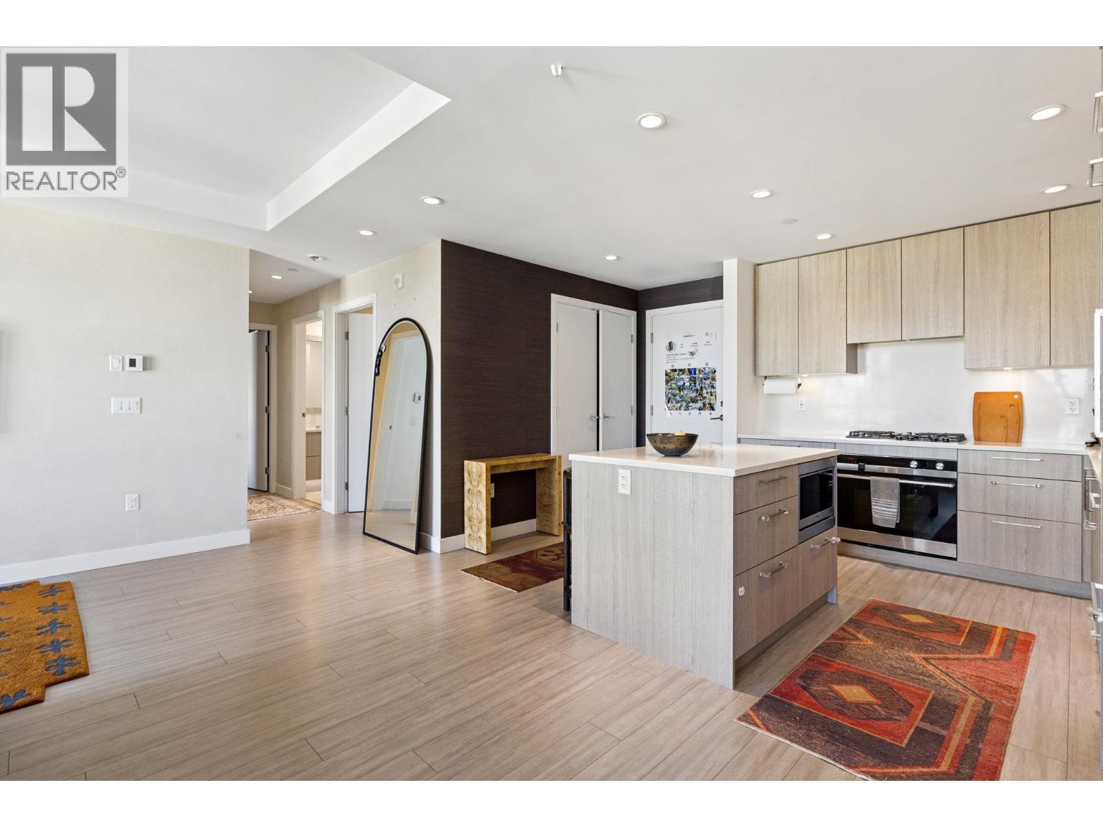 303 707 E 3 STREET, North Vancouver