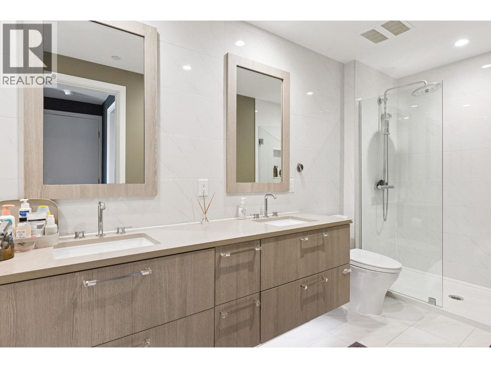 303 707 E 3 STREET, North Vancouver