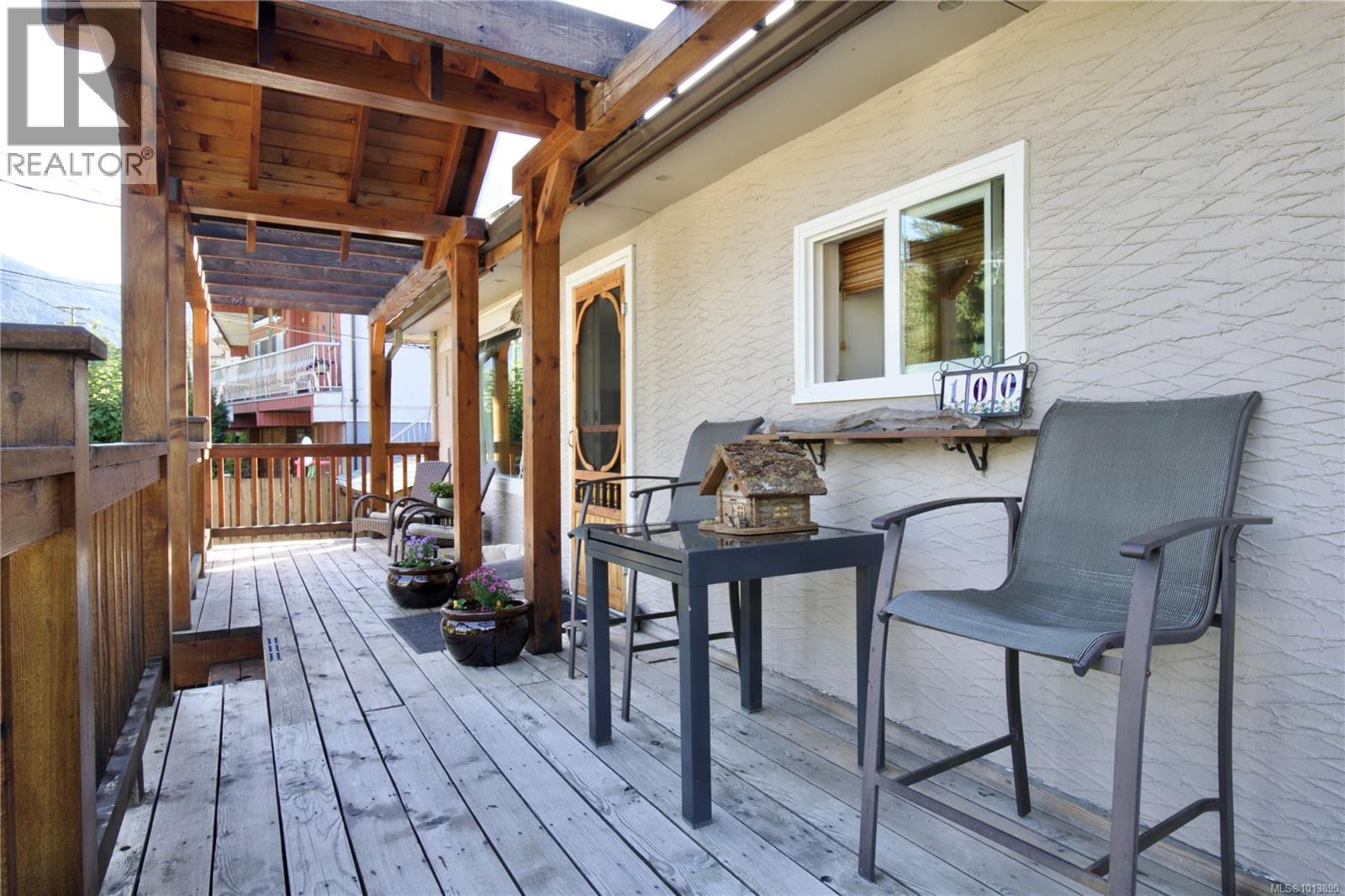 100 Boundary Rd, Lake Cowichan