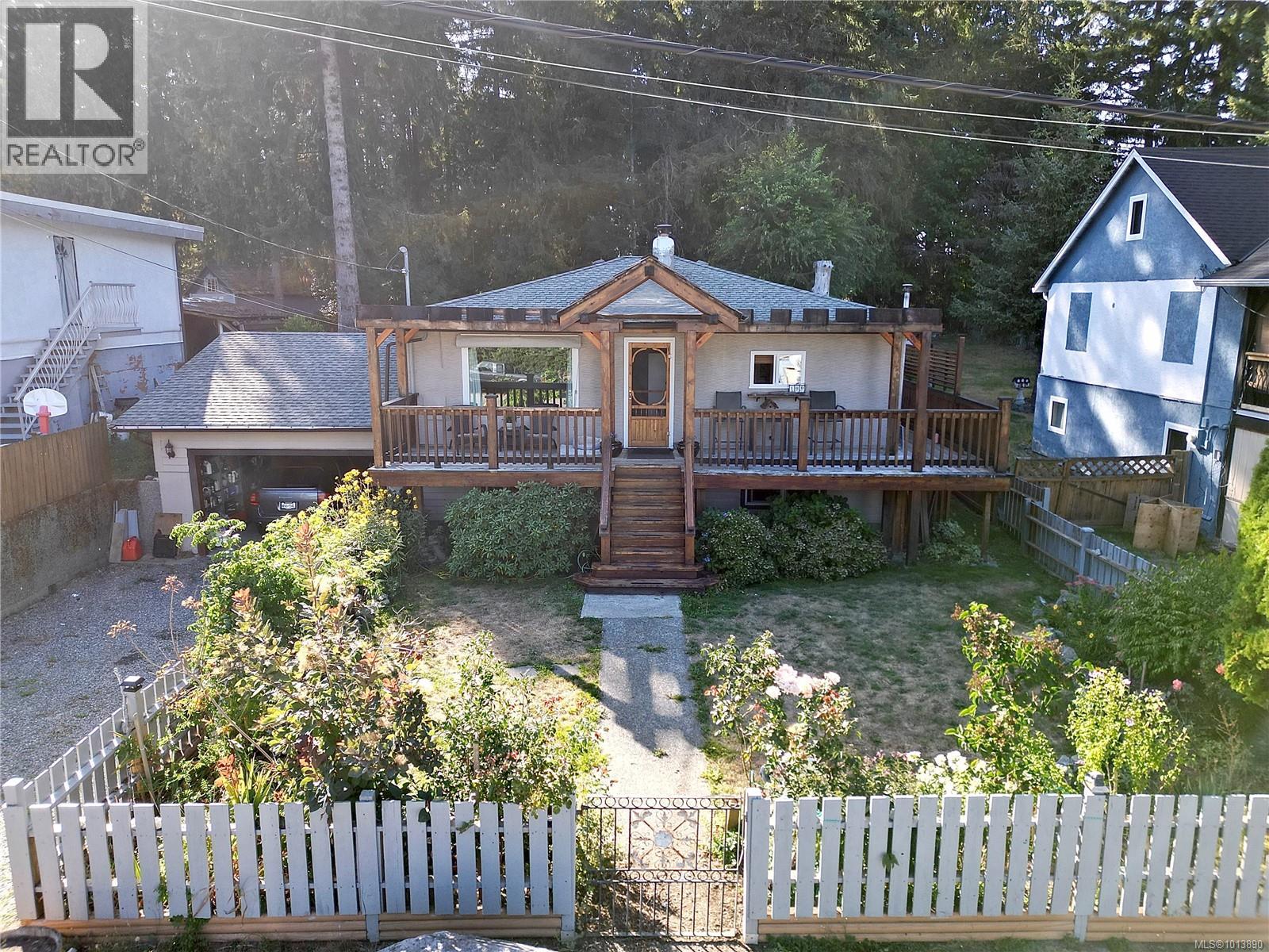 100 Boundary Rd, Lake Cowichan