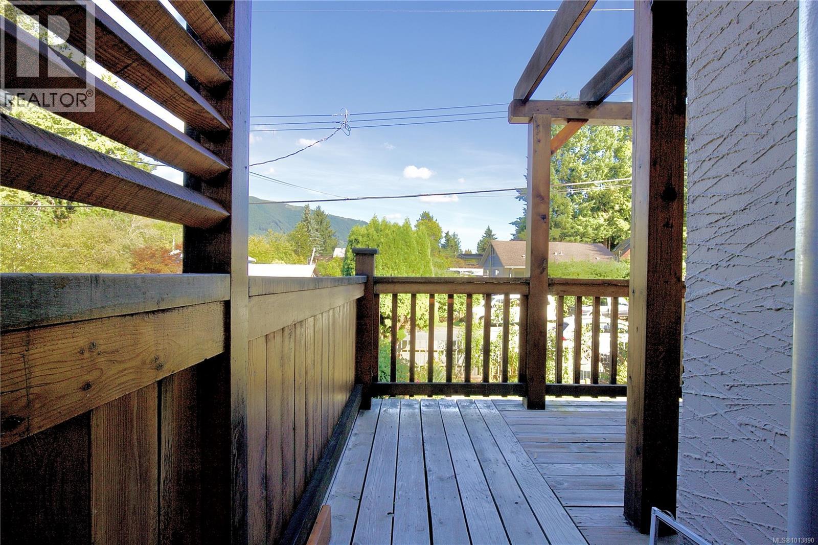100 Boundary Rd, Lake Cowichan