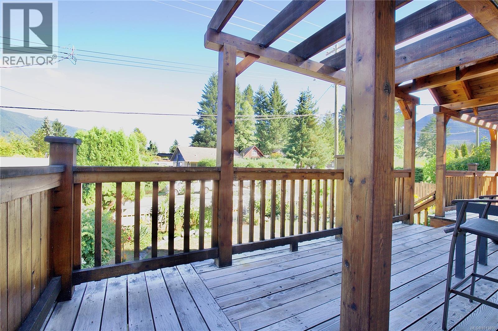 100 Boundary Rd, Lake Cowichan