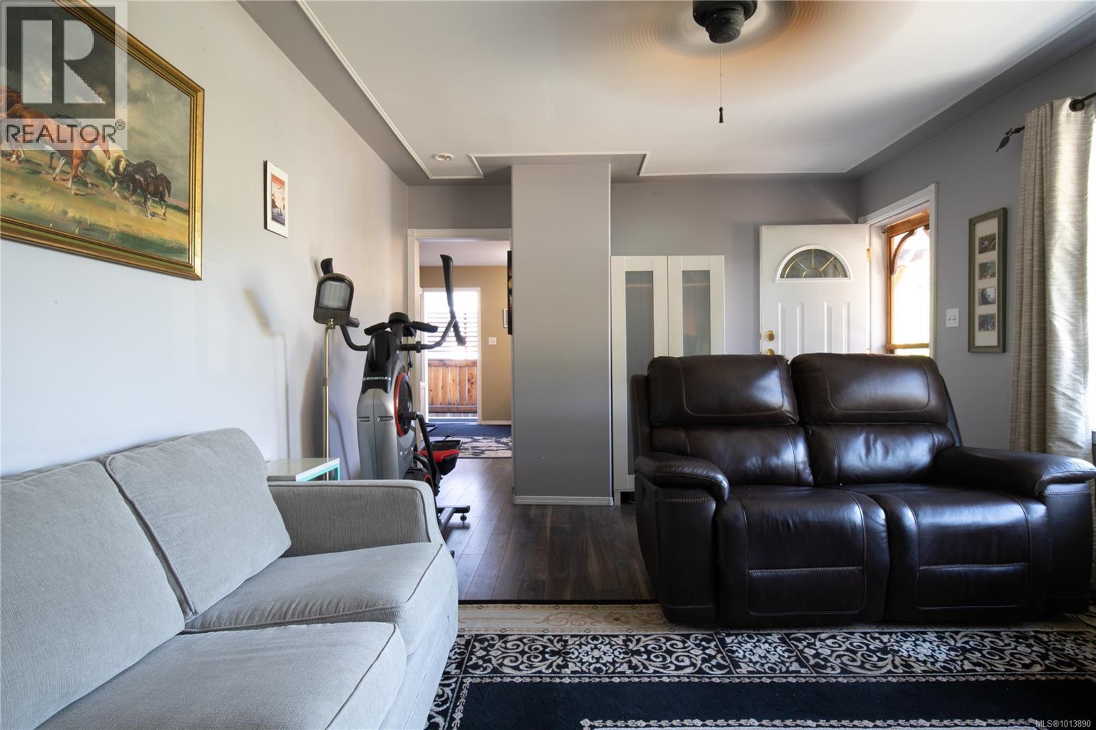 100 Boundary Rd, Lake Cowichan