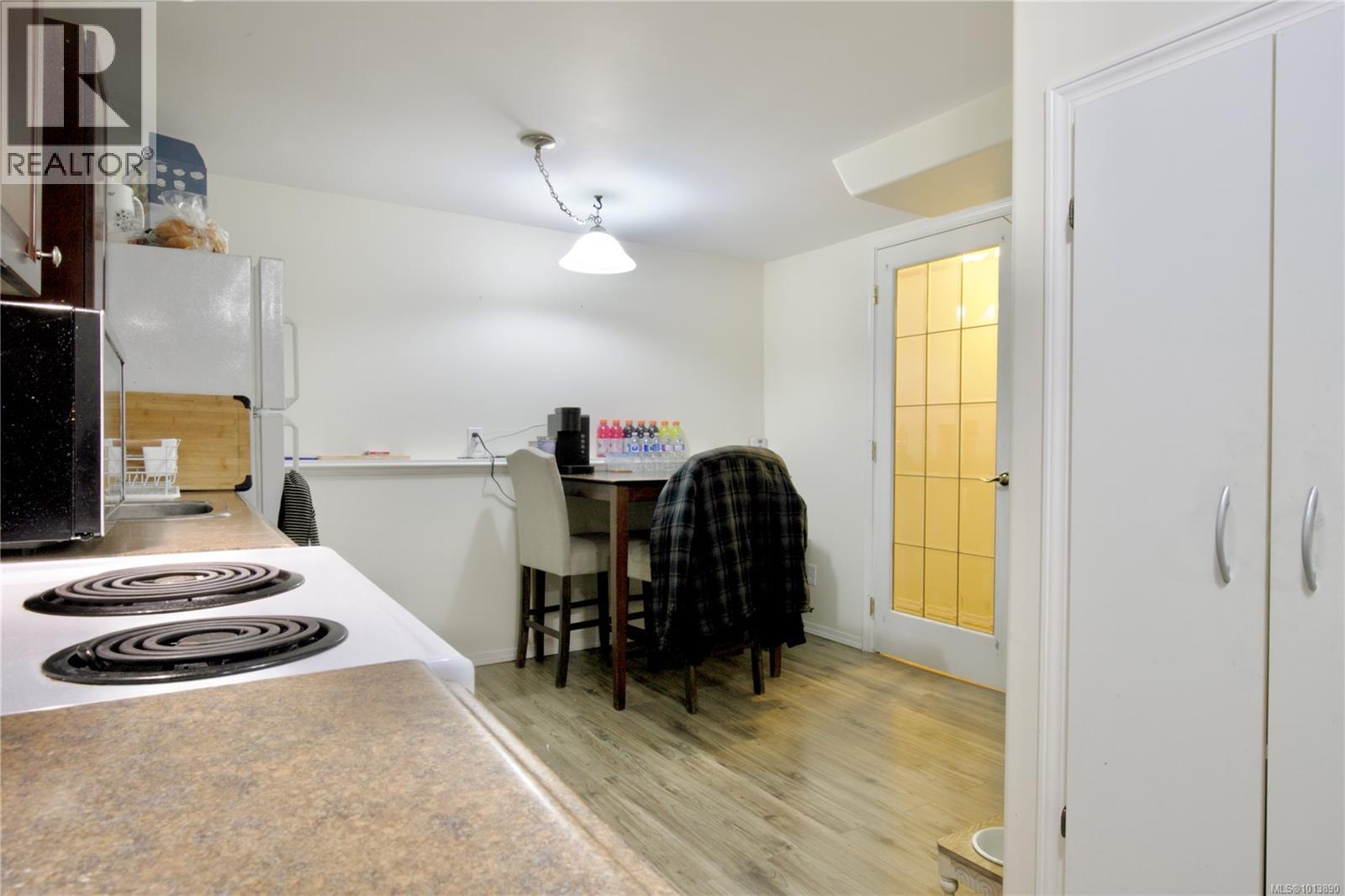 100 Boundary Rd, Lake Cowichan