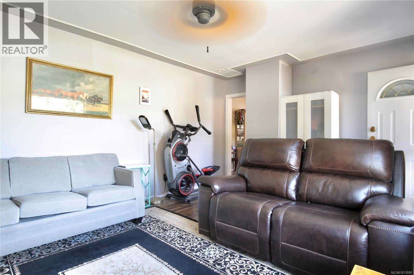 100 Boundary Rd, Lake Cowichan
